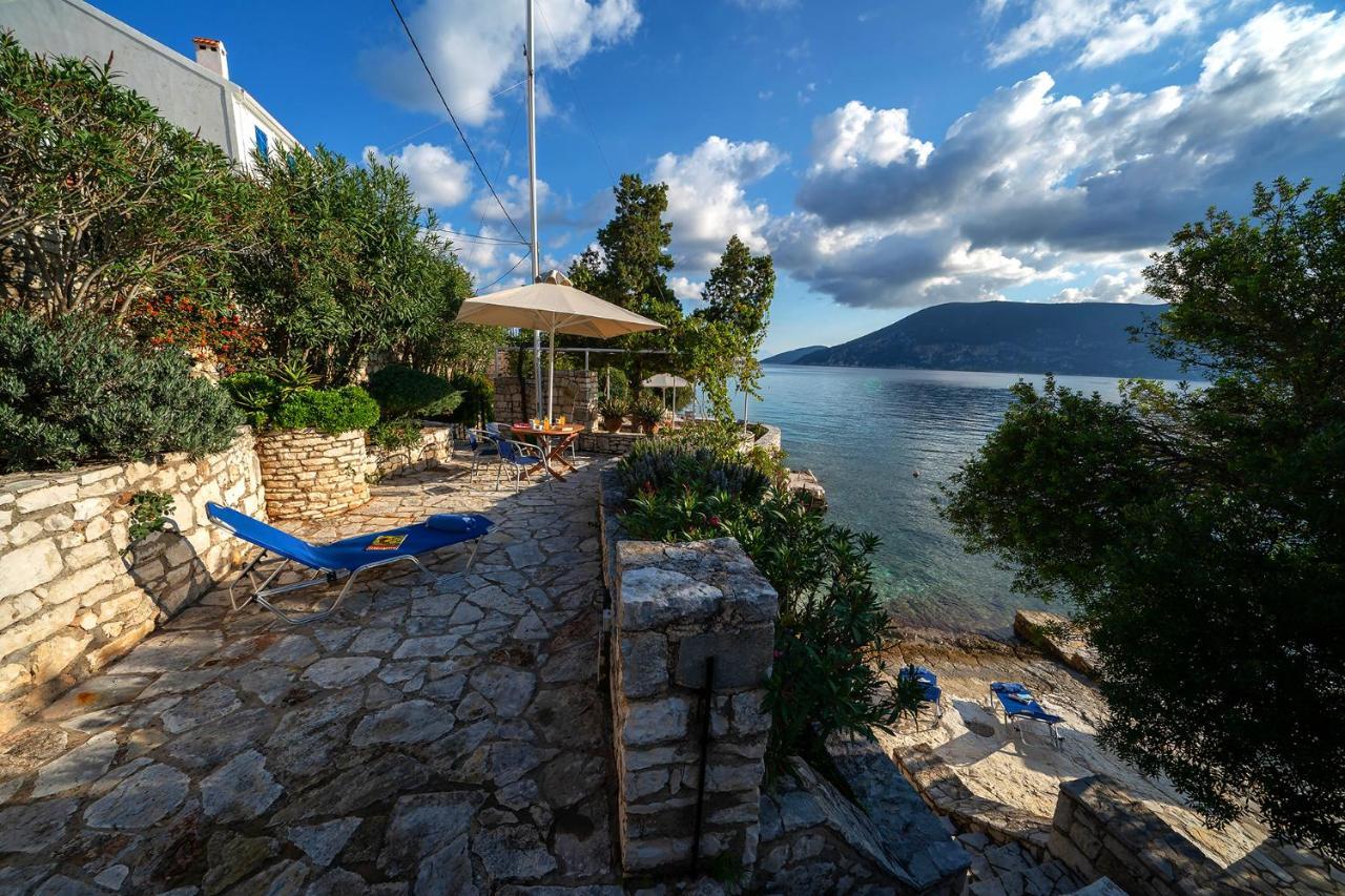 Kefalonia Original Villas - Villa Alexander Beachfront Fiskardo Exterior photo